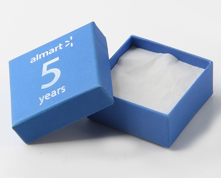 耳環(huán)的包裝盒如果在訂做時使用快速固著的油墨，效率1倍以上！